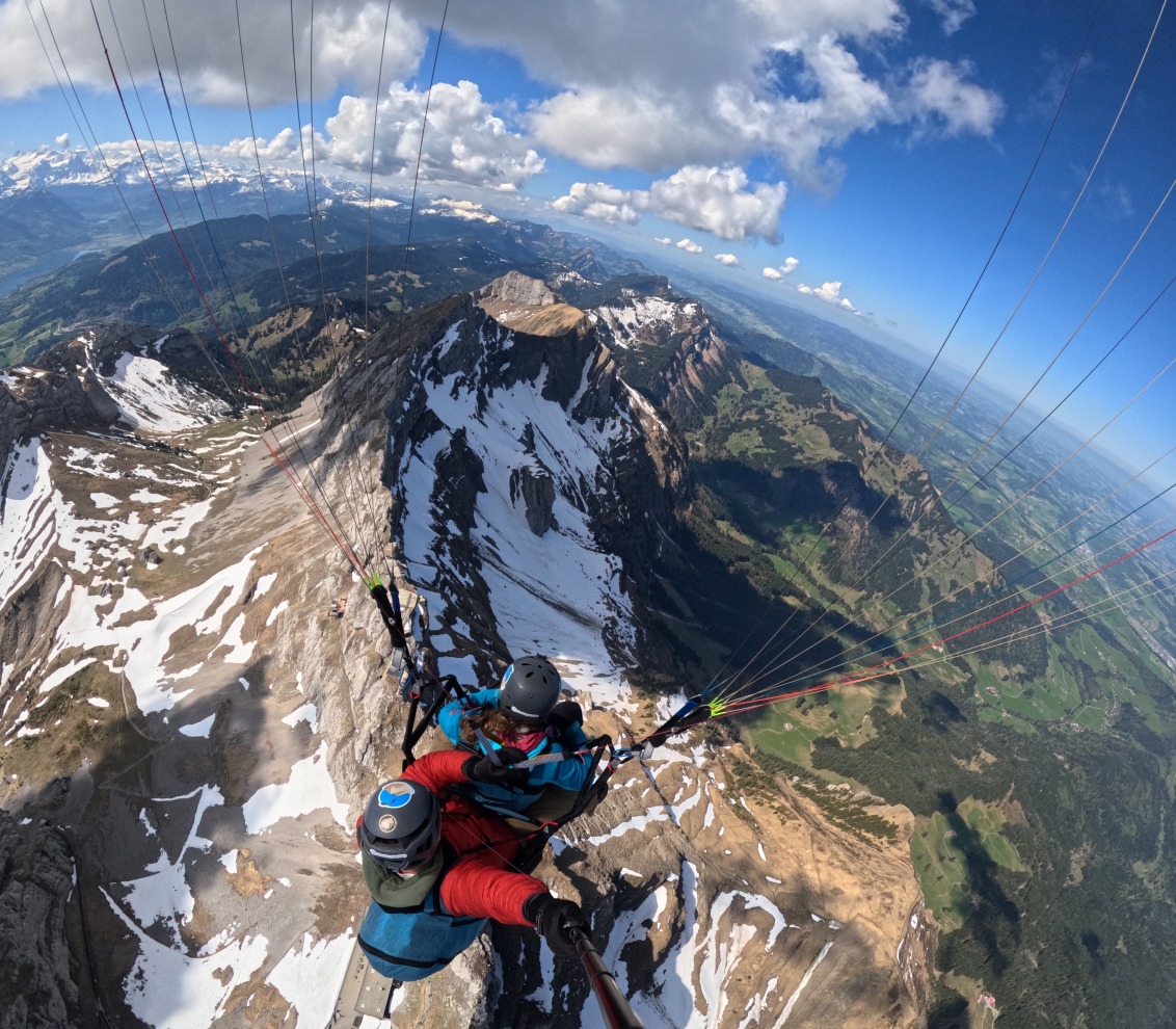 Fotos und Videos vom Paragliding-Flug am Pilatus | Noel Das Panorama beim Tandemflug vom Pilatus | Noel Roje
