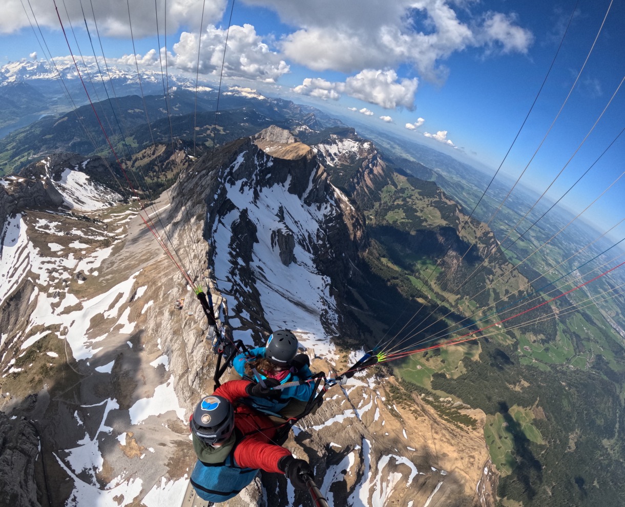 Fotos und Videos vom Paragliding-Flug am Pilatus | Noel Das Panorama beim Tandemflug vom Pilatus | Noel Roje 