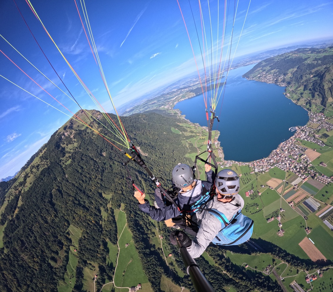 Fotos und Videos vom Paragliding-Flug am Pilatus | Noel Das Panorama beim Tandemflug vom Pilatus | Noel Roje 